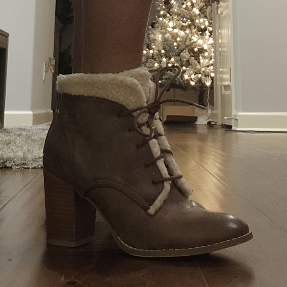 Boots - Picture 3 of 4